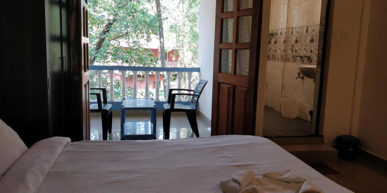 Dom'S Inn Calangute Extérieur photo